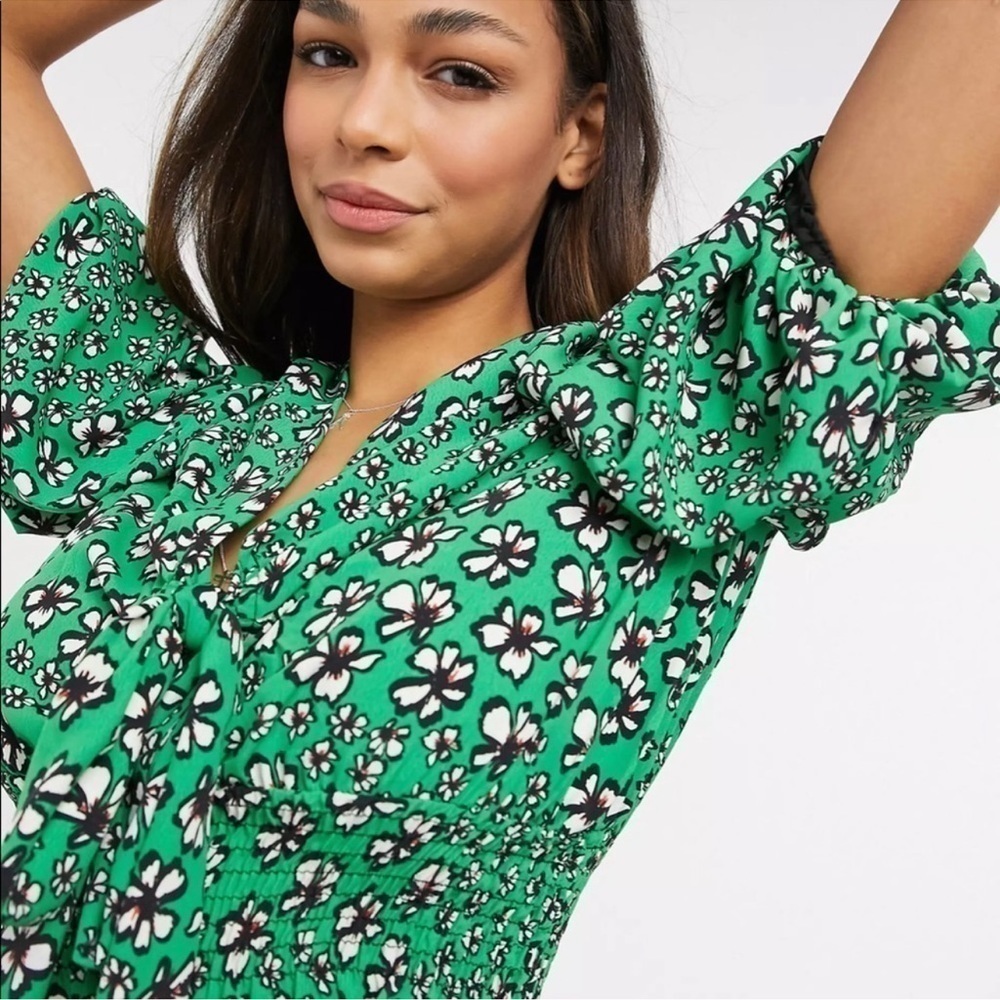 Topshop Green Floral Top Tie Front Peplum Top V-Neck - Picture 3 of 9
